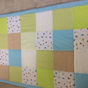 patchwork takaró falvédő fiúknak kockákból autós mintával - otthon & életmód - babaszoba, gyerekszoba - falvédő gyerekszobába - Meska.hu