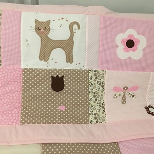 Cicás patchwork takaró+ falvédő szettben - otthon & életmód - babaszoba, gyerekszoba - szett kiságyba - Meska.hu