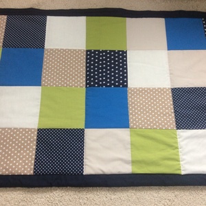Patchwork falvédő zöld-sötétkék-bézs - otthon & életmód - babaszoba, gyerekszoba - falvédő gyerekszobába - Meska.hu
