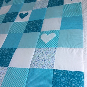 patchwork takaró kék-türkiz szívecskékkel - otthon & életmód - lakástextil - felnőtt takaró, pléd - Meska.hu