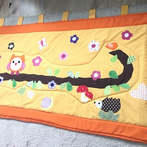 Narancssárga patchwork falvédő, takaró bagoly és virág, nyuszi applikációval - otthon & életmód - babaszoba, gyerekszoba - Meska.hu