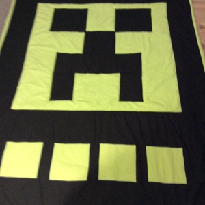 Minecraft Creeper patchwork falvédő, takaró, Otthon & Lakás, Babaszoba, gyerekszoba, Falvédő gyerekszobába, Varrás, Patchwork, foltvarrás, MESKA