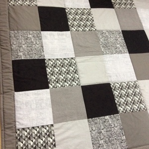 patchwork takaró falvédő fiúknak kockákból - otthon & életmód - babaszoba, gyerekszoba - falvédő gyerekszobába - Meska.hu