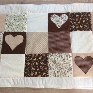 Patchwork falvédő bézs-barna szívecskés - otthon & életmód - lakástextil - falvédő - Meska.hu