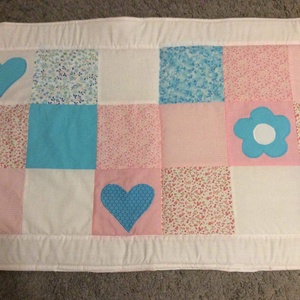 Patchwork falvédő rózsaszín-türkiz szívecskés - otthon & életmód - lakástextil - falvédő - Meska.hu