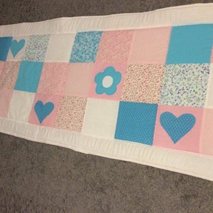 Patchwork falvédő rózsaszín-türkiz szívecskés - otthon & életmód - lakástextil - falvédő - Meska.hu