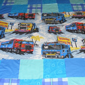 patchwork takaró, falvédő járművekkel - otthon & életmód - babaszoba, gyerekszoba - falvédő gyerekszobába - Meska.hu