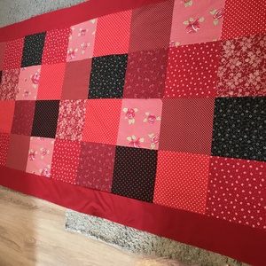 Piros-fekete patchwork takaró vagy falvédő, Otthon & Lakás, Lakástextil, Felnőtt takaró, pléd, Varrás, Patchwork, foltvarrás, Meska