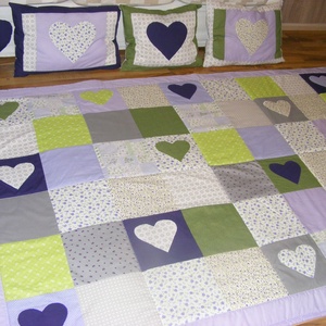 patchwork takaró zöld-lila-bézs szívecskékkel  - otthon & életmód - lakástextil - ágytakaró - Meska.hu