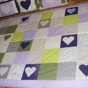 patchwork takaró zöld-lila-bézs szívecskékkel  - otthon & életmód - lakástextil - ágytakaró - Meska.hu