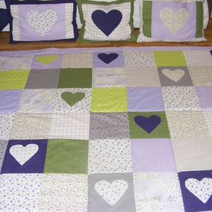 patchwork takaró zöld-lila-bézs szívecskékkel  - otthon & életmód - lakástextil - ágytakaró - Meska.hu