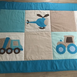 Járműves patchwork falvédő, takaró járművekkel kék - otthon & életmód - babaszoba, gyerekszoba - falvédő gyerekszobába - Meska.hu