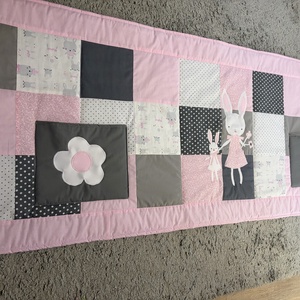 Nyuszis patchwork falvédő zsebekkel - baba - mama - babaszoba dekoráció - falvédő gyerekszobába - Meska.hu