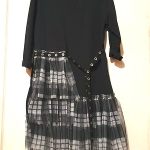 Egy fekete pamut pulóver átalakulása- női ruha  - ruha & divat - női ruha - alkalmi ruha & estélyi ruha - Meska.hu