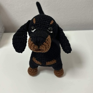 Horgolt tacskó kutyus, Játék & Sport, Plüssállat & Játékfigura, Kutya, Horgolás, Varrás, MESKA