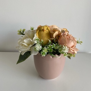 Kis csibés, tavaszi virágos asztaldísz tojáshéj mintás kaspóban - otthon & lakás - dekoráció - virágdísz és tartó - csokor & virágdísz - Meska.hu