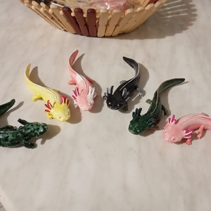 Kzzel festett Axolotl figura Szett, Esküvő, Dekoráció, Asztaldísz, Festészet, Festett tárgyak, MESKA
