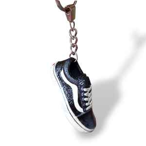 Vans stílusú cipő kulcstartó  egyedi kézzel készült miniatűr cipő, ajándék férfiaknak és nőknek - Meska.hu