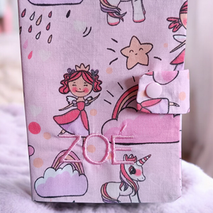 Hímzett névre szóló egészségügyi kiskönyv borító  - Meska.hu