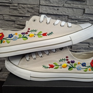 Kalocsai mintás cipő, DIY (Csináld magad), Szabásminta, útmutató, Hímzés minta, Hímzés, MESKA