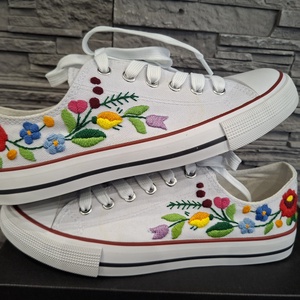 Kalocsai mintás cipő, DIY (Csináld magad), Szabásminta, útmutató, Hímzés minta, Hímzés, MESKA