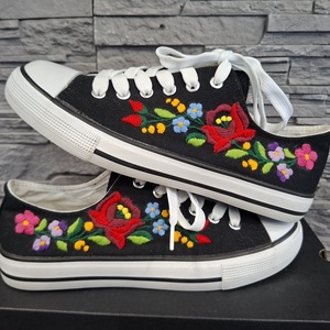 Kalocsai mintás cipő, DIY (Csináld magad), Szabásminta, útmutató, Hímzés minta, Hímzés, MESKA