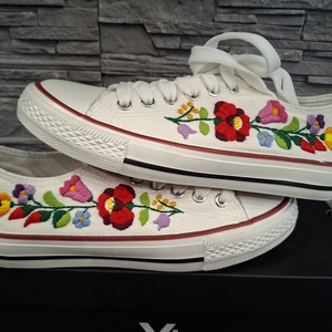 Kalocsai mintás cipő, DIY (Csináld magad), Szabásminta, útmutató, Hímzés minta, Hímzés, MESKA