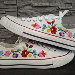 Kalocsai mintás cipő - Meska.hu