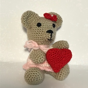 Maci lány, szeretettel - Valentin napra, Otthon & Életmód, Dekoráció, Dísztárgy, Horgolás, MESKA