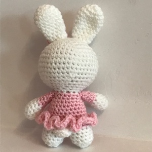 Nyuszi rózsaszín ruhában - játék & sport - plüssállat & játékfigura - nyuszi - Meska.hu