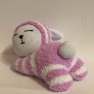 Alvó Nyuszi lány - játék & sport - plüssállat & játékfigura - nyuszi - Meska.hu