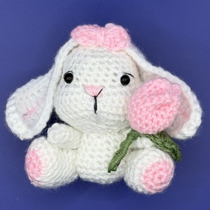 Kis nyuszi virággal, Játék & Sport, Plüssállat & Játékfigura, Nyuszi, Horgolás, MESKA