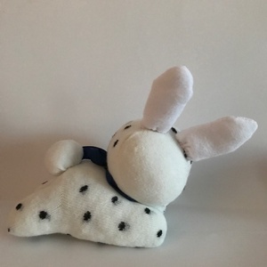 Alvó Pöttyös nyuszi - játék & sport - plüssállat & játékfigura - nyuszi - Meska.hu