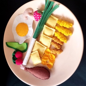 21 darabos játék etel, Baba - mama, Babaszoba dekoráció, Gyerekszoba falmatrica, Varrás, Üvegművészet, MESKA