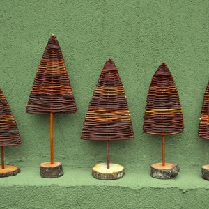 Fenyők és szarvasok natúr fűzvesszőből - Meska.hu