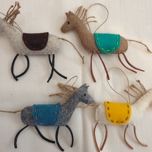 Vágtató lovacskák - játék & sport - plüssállat & játékfigura - ló - Meska.hu