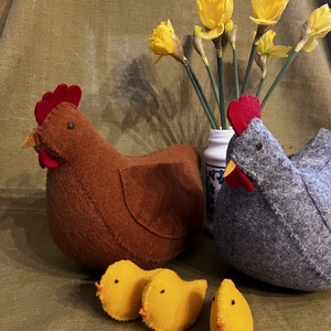 Tyúkanyó csibéivel - Meska.hu