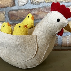 Tyúkanyó csibéivel-fehér - játék & sport - plüssállat & játékfigura - madár - Meska.hu