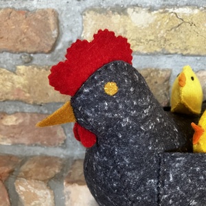 Tyúkanyó csibéivel-kendermagos - játék & sport - plüssállat & játékfigura - madár - Meska.hu