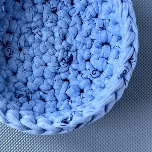 Kézzel horgolt kosár különleges pasztell fonalból - kulcstartó, ékszertartó, papírzsepkendőtartó, vagy reggelihez - otthon & életmód - tárolás & rendszerezés - tárolókosár - Meska.hu