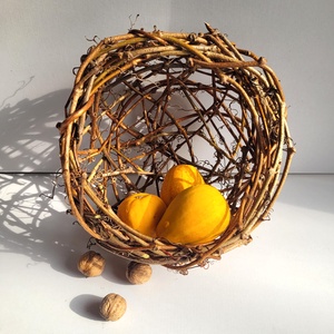 Kézműves vadszőlő kosár � természetes évszaknak megfelelő dekoráció (20�20 cm) - tavasz, nyár, ősz, tél, Kellékek & szerszámok, Dekorációs kellékek, Vesszőlabda, Fonás (csuhé, gyékény, stb.), Kosárfonás, MESKA