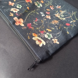 Apró virág mintájú neszeszer 19x21,5 cm - baba - mama - pelenkázó, babafürdető kellékek - pelenkázó neszeszer, pelenkatartó - Meska.hu