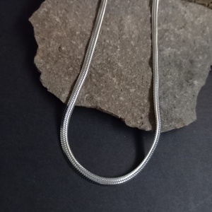 Lapos szemes nemesacél 45 cm hosszú kígyó nyaklánc  - ékszer - nyaklánc - medál nélküli nyaklánc - Meska.hu
