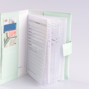 Sötétkék alapon asztronauta mintás egészségügyi kiskönyv borító és irattartó névhímzéssel - otthon & életmód - papír, írószer - egészségügyi kiskönyv borító - Meska.hu