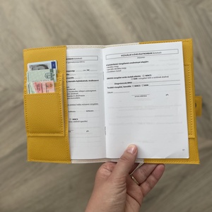Sárga pillangós műbőr egészségügyi kiskönyv borító - táska & tok - pénztárca & más tok - kártyatartó & irattartó - Meska.hu