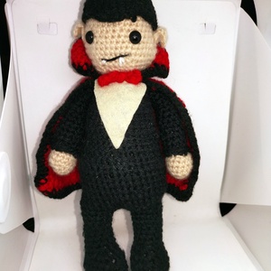 Drakula amigurumi figura, Játék & Sport, Plüssállat & Játékfigura, Ember, Horgolás, MESKA