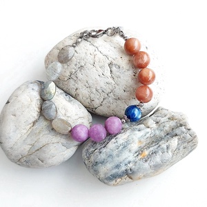 Varázslat - kianit, holdkő, ametiszt, labradorit drágakő karkötő, ásványkarkötő acél medállal - ékszer - karkötő - gyöngyös karkötő - Meska.hu Varázslat - kianit, holdkő, ametiszt, labradorit drágakő karkötő, ásványkarkötő acél medállal - ékszer - karkötő - gyöngyös karkötő - Meska.hu