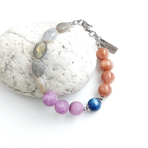 Varázslat - kianit, holdkő, ametiszt, labradorit drágakő karkötő, ásványkarkötő acél medállal - ékszer - karkötő - gyöngyös karkötő - Meska.hu Varázslat - kianit, holdkő, ametiszt, labradorit drágakő karkötő, ásványkarkötő acél medállal - ékszer - karkötő - gyöngyös karkötő - Meska.hu