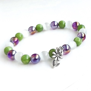 Tavaszi virágok - ametiszt aurakvarc, jáde, macskaszem ásványkarkötő virág medállal - ékszer - karkötő - gyöngyös karkötő - Meska.hu