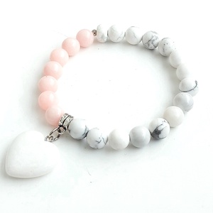 Marcipán szív - jáde, howlit ásványkarkötő jáde szív medállal - ékszer - karkötő - ásványkarkötő - Meska.hu